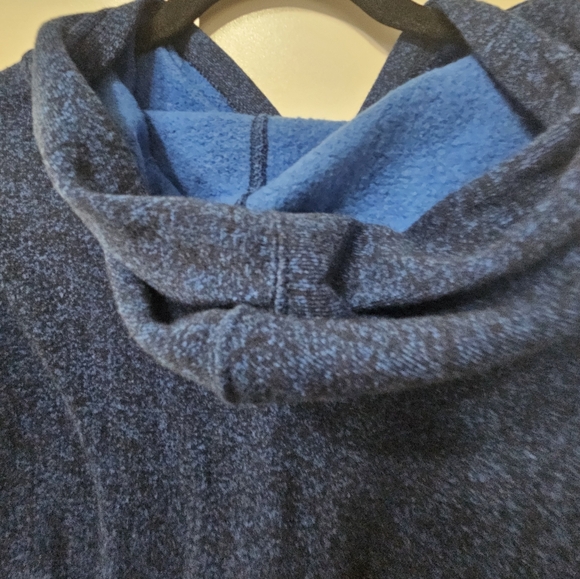 Disney boys Jacket Size meduim. In blue and black with zipper and hood. - Picture 12 of 16